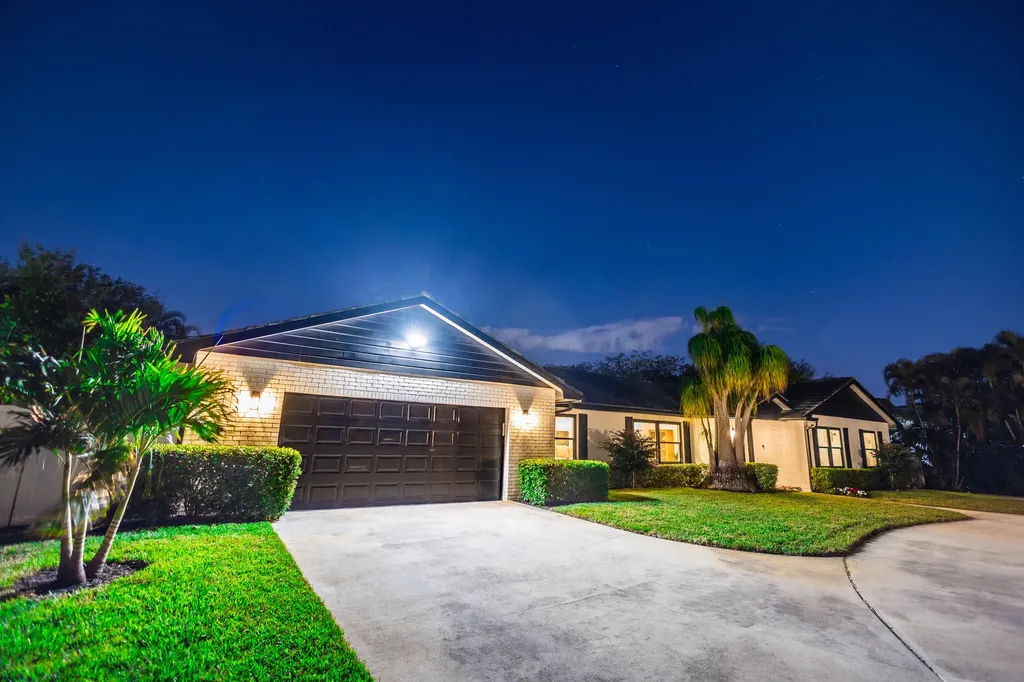 3127 Sherwood Boulevard Delray Beach FL 33445