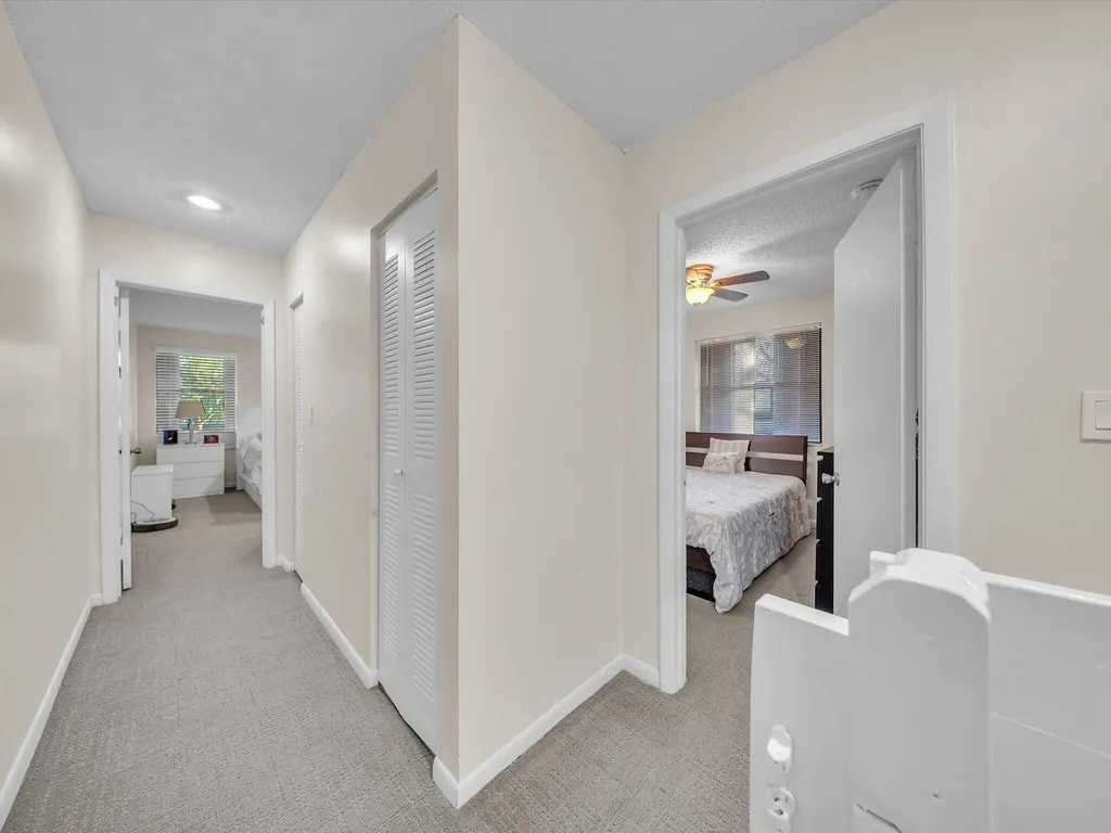 9867 Riverside Drive Coral Springs FL 33071