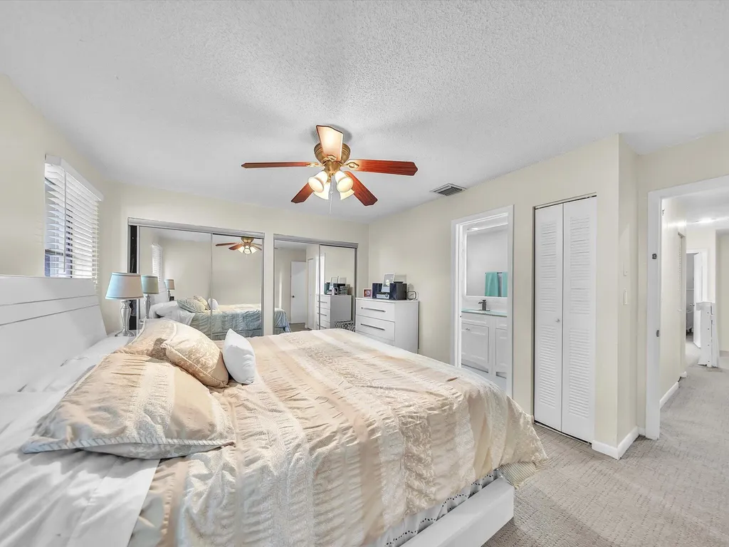 9867 Riverside Drive Coral Springs FL 33071