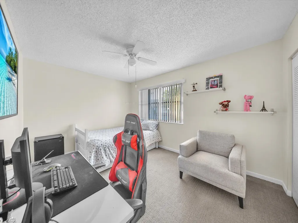 9867 Riverside Drive Coral Springs FL 33071
