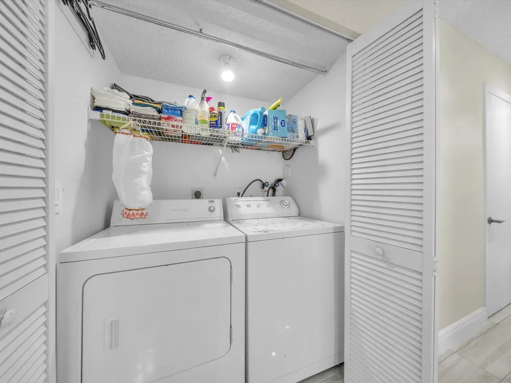 9867 Riverside Drive Coral Springs FL 33071