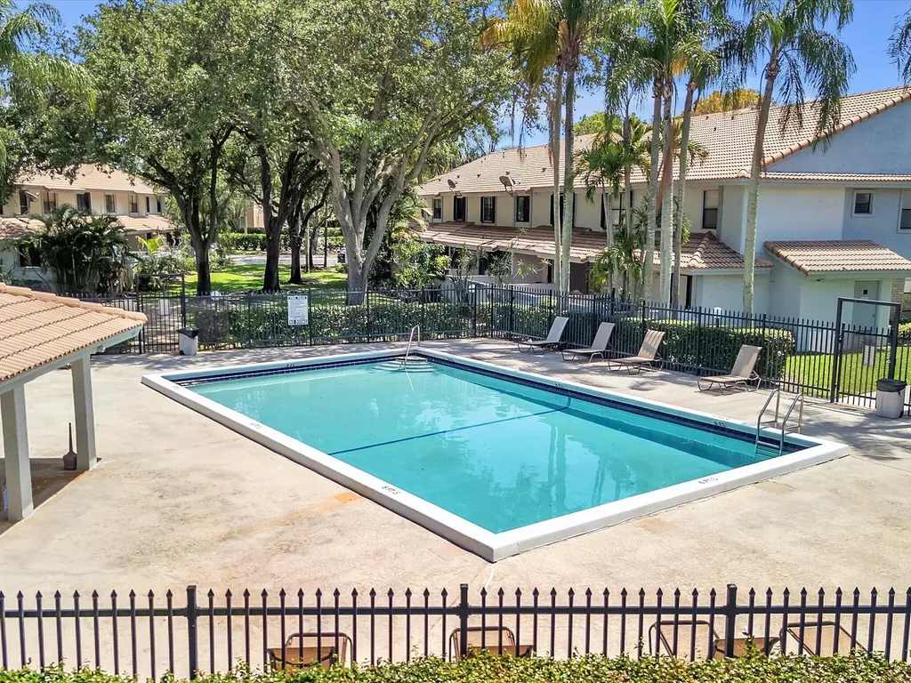 9867 Riverside Drive Coral Springs FL 33071