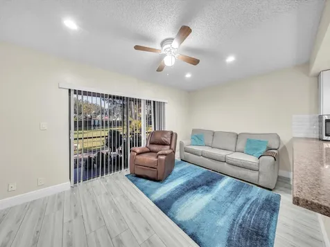 9867 Riverside Drive Coral Springs FL 33071