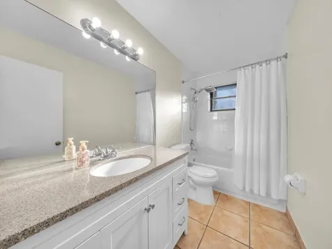 9867 Riverside Drive Coral Springs FL 33071
