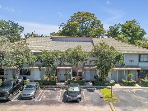 9867 Riverside Drive Coral Springs FL 33071