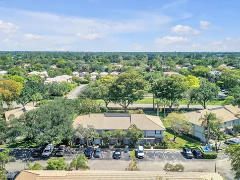 9867 Riverside Drive Coral Springs FL 33071