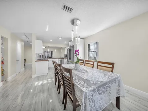 9867 Riverside Drive Coral Springs FL 33071