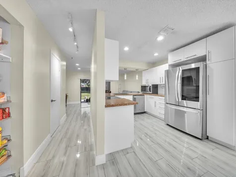 9867 Riverside Drive Coral Springs FL 33071