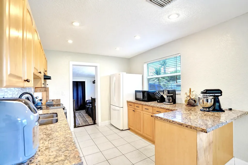 5740 SW 38th Street Davie FL 33314
