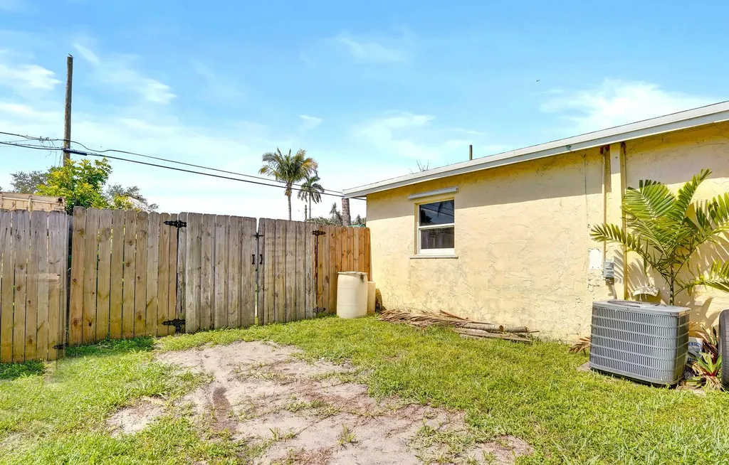 5740 SW 38th Street Davie FL 33314