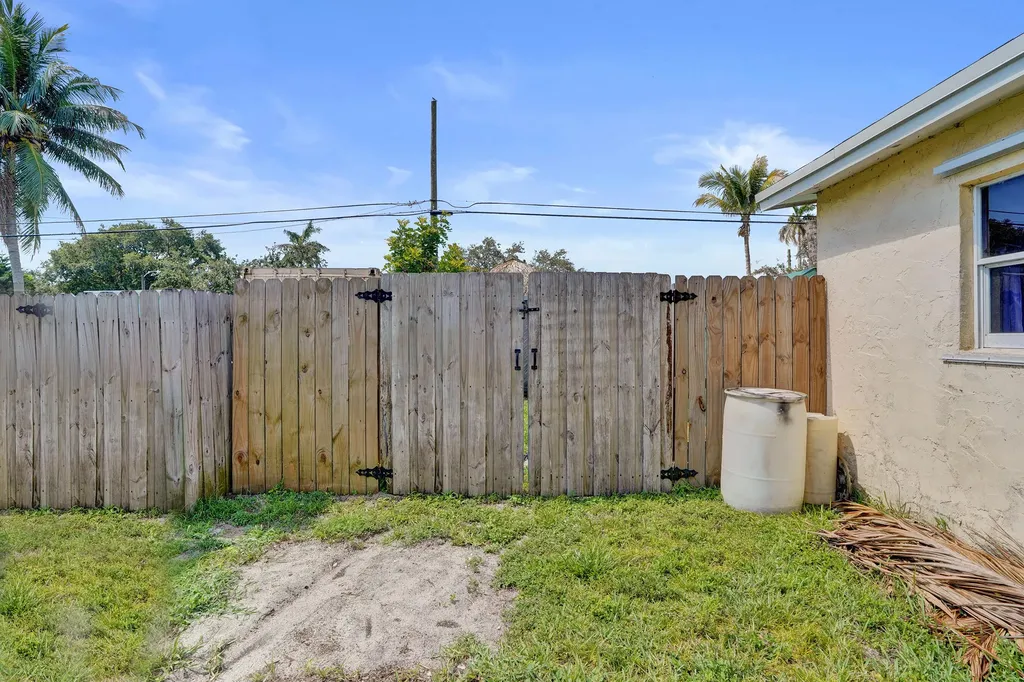 5740 SW 38th Street Davie FL 33314