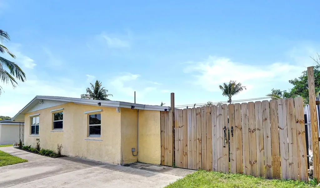 5740 SW 38th Street Davie FL 33314