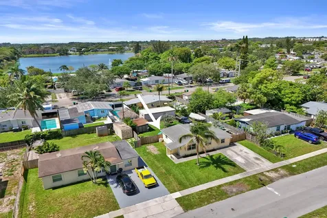 5740 SW 38th Street Davie FL 33314
