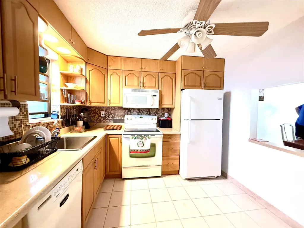 9440 SW 8th Street Boca Raton FL 33428