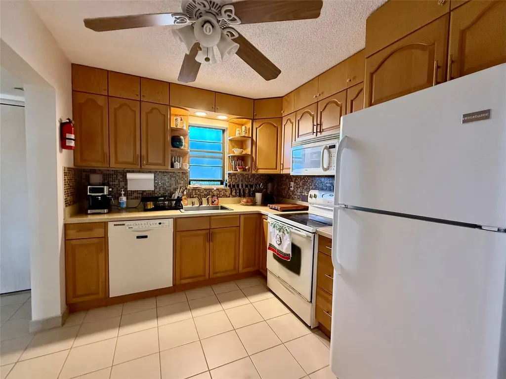 9440 SW 8th Street Boca Raton FL 33428