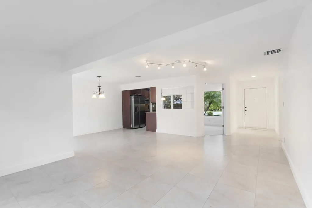 2940 NE 18th Street Pompano Beach FL 33062