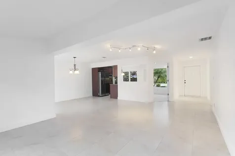 2940 NE 18th Street Pompano Beach FL 33062