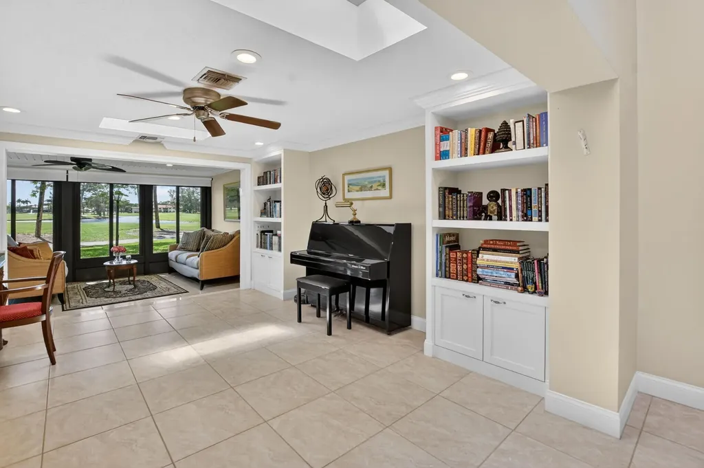 8208 Casa Del Lago Boca Raton FL 33433