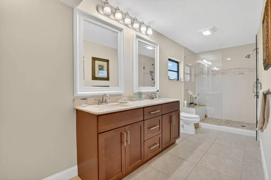 8208 Casa Del Lago Boca Raton FL 33433