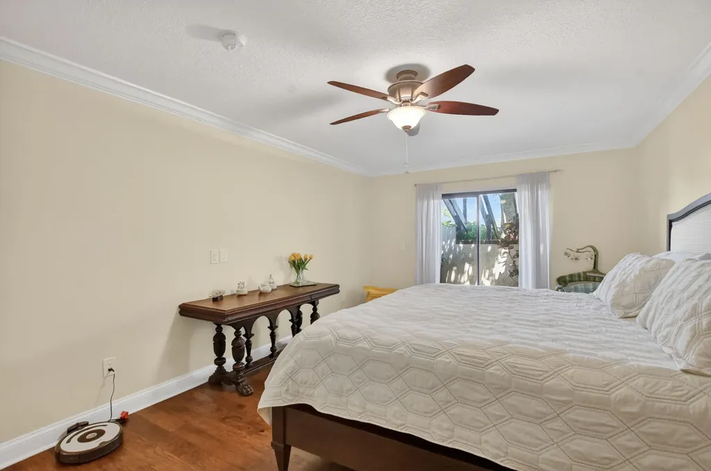 8208 Casa Del Lago Boca Raton FL 33433