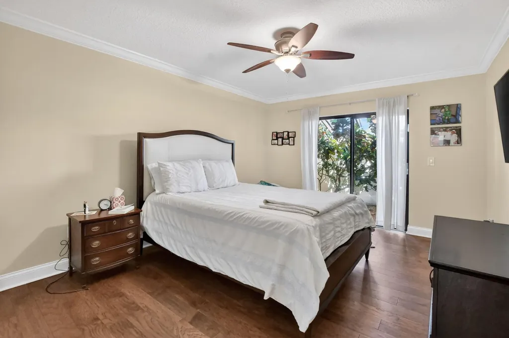 8208 Casa Del Lago Boca Raton FL 33433
