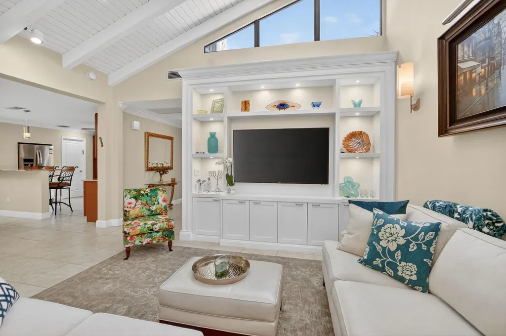 8208 Casa Del Lago Boca Raton FL 33433