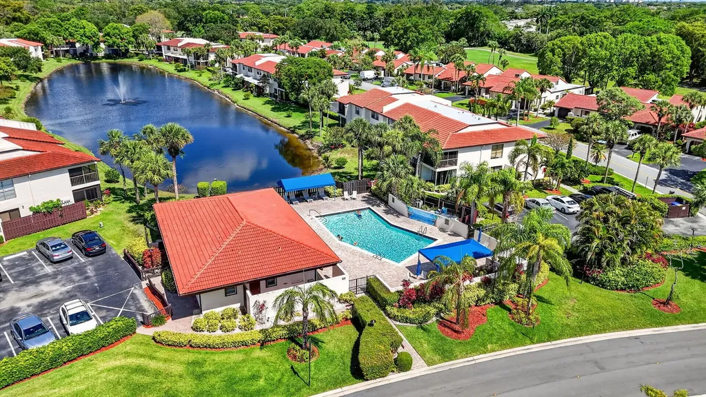 8208 Casa Del Lago Boca Raton FL 33433