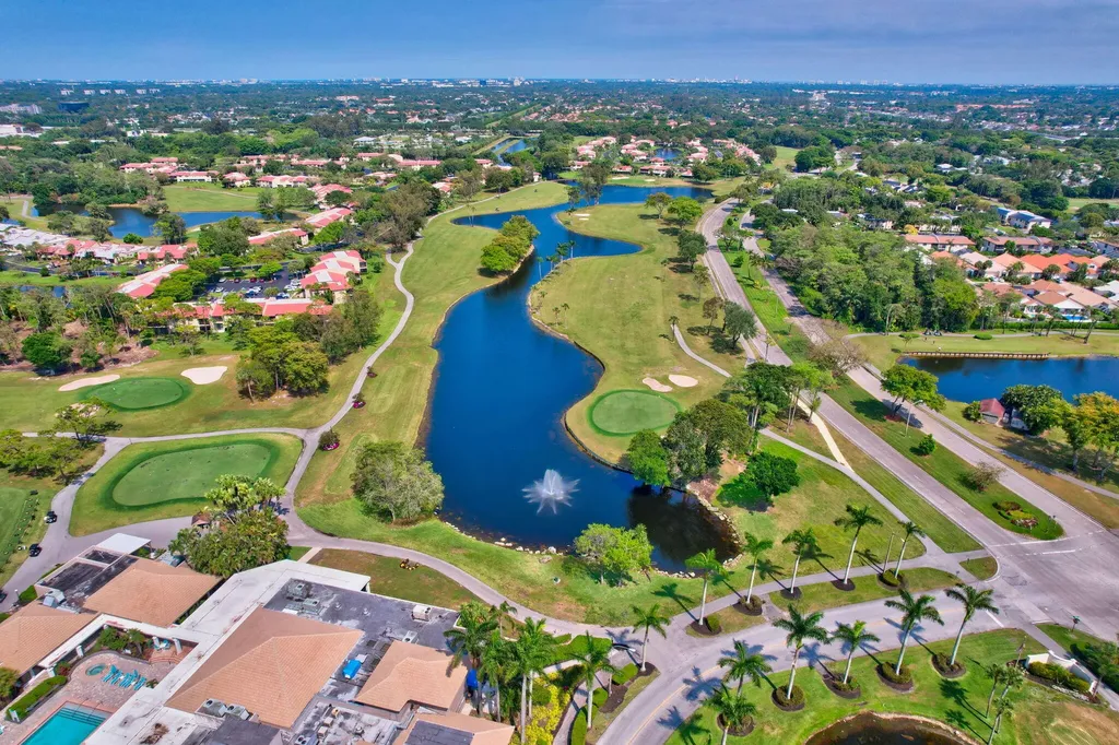 8208 Casa Del Lago Boca Raton FL 33433