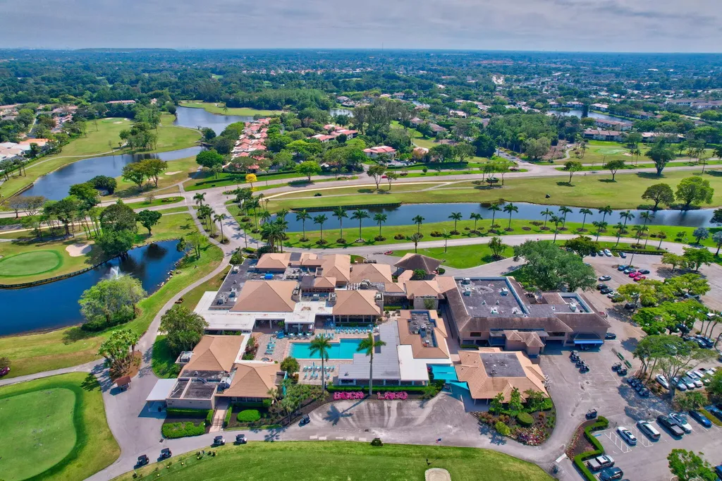 8208 Casa Del Lago Boca Raton FL 33433
