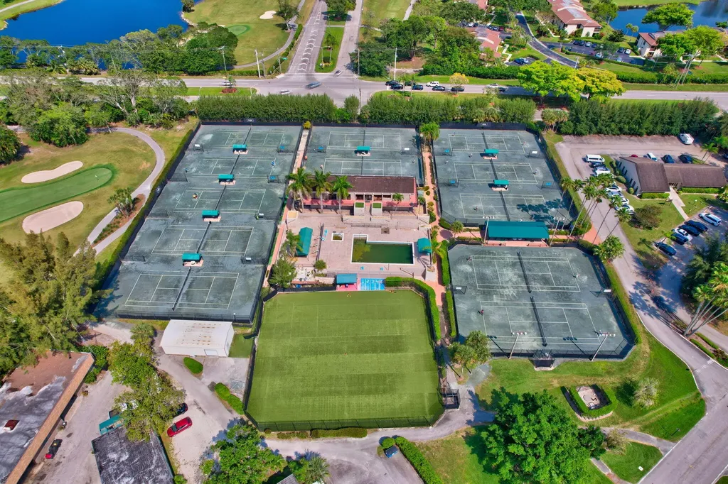 8208 Casa Del Lago Boca Raton FL 33433