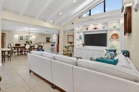 8208 Casa Del Lago Boca Raton FL 33433