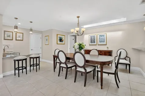 8208 Casa Del Lago Boca Raton FL 33433