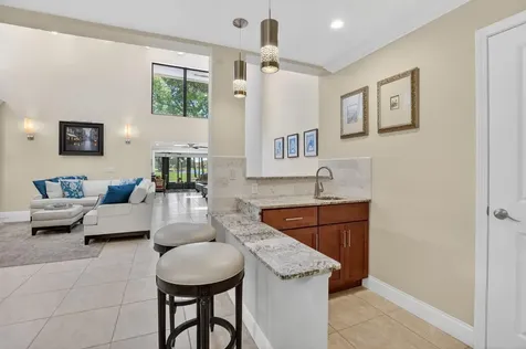 8208 Casa Del Lago Boca Raton FL 33433