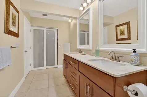 8208 Casa Del Lago Boca Raton FL 33433