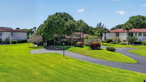 8208 Casa Del Lago Boca Raton FL 33433