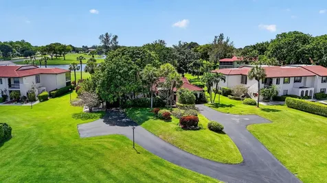 8208 Casa Del Lago Boca Raton FL 33433