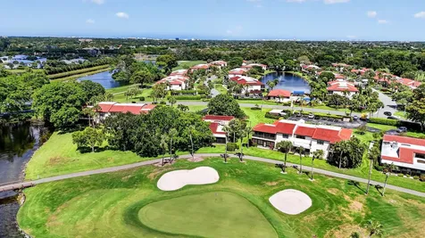 8208 Casa Del Lago Boca Raton FL 33433