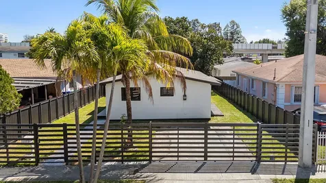 1522 NW 41st Street Miami FL 33142
