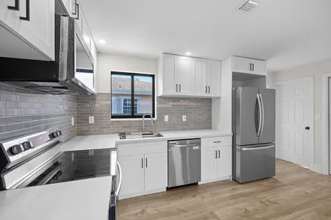 1522 NW 41st Street Miami FL 33142