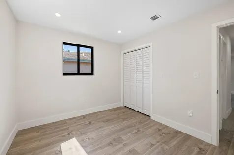 1522 NW 41st Street Miami FL 33142