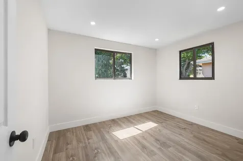 1522 NW 41st Street Miami FL 33142