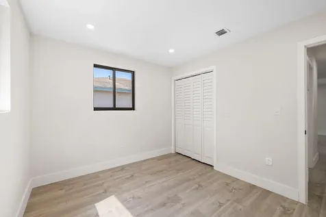 1522 NW 41st Street Miami FL 33142