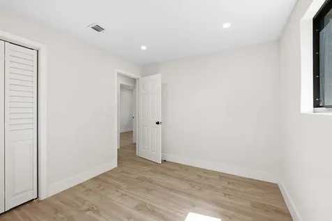 1522 NW 41st Street Miami FL 33142