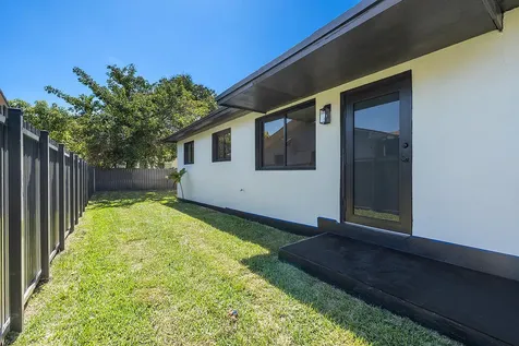 1522 NW 41st Street Miami FL 33142