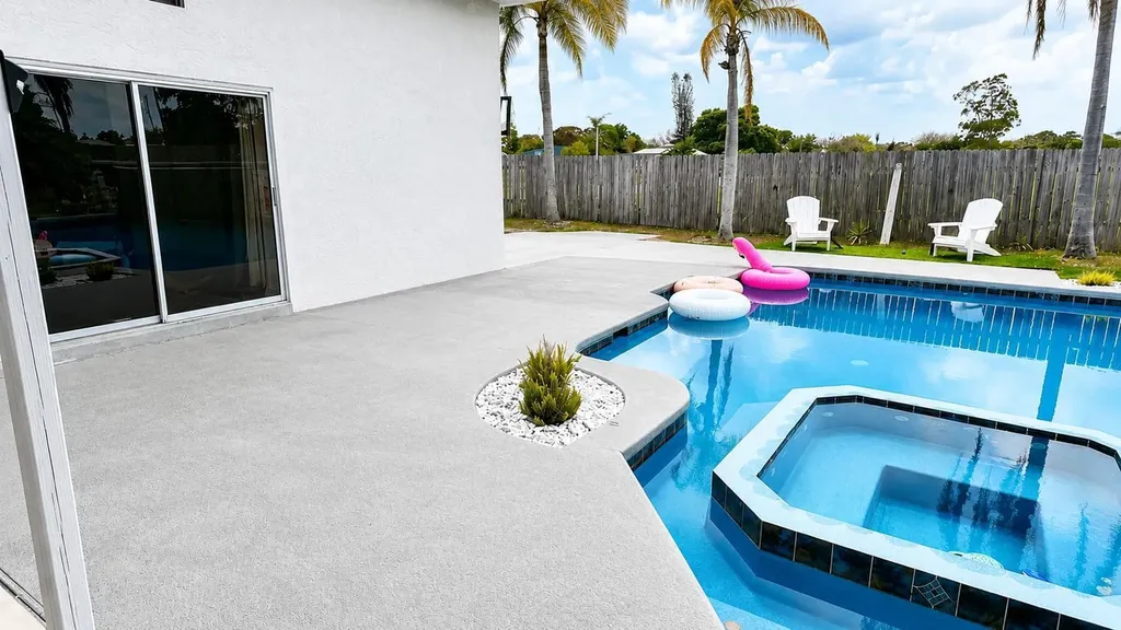 2068 SE Triumph Road Port St Lucie FL 34952