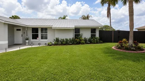 2068 SE Triumph Road Port St Lucie FL 34952