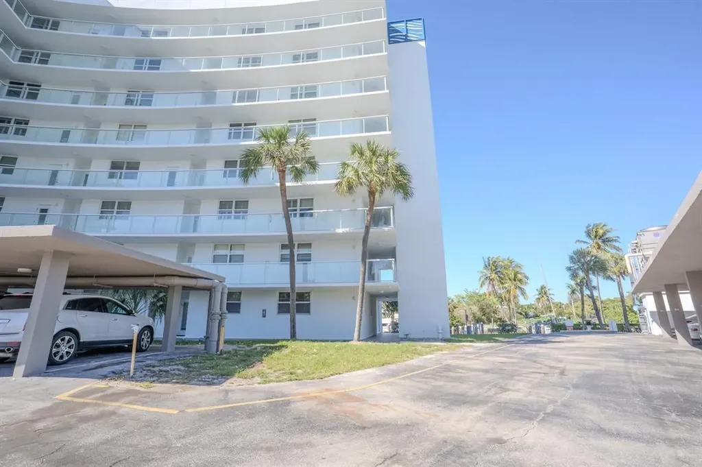 2731 NE 14th Street Pompano Beach FL 33062