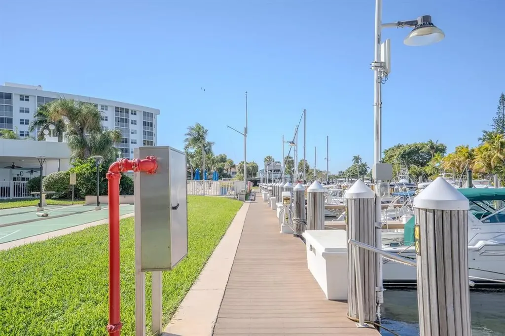 2731 NE 14th Street Pompano Beach FL 33062