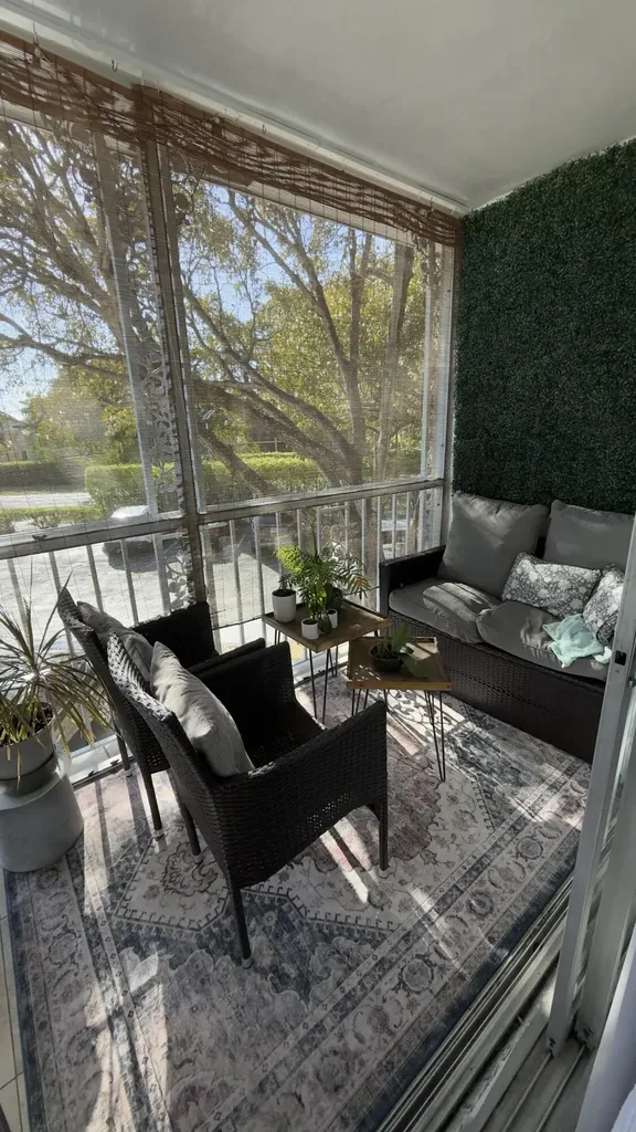 702 SE 2nd Avenue SE Deerfield Beach FL 33441