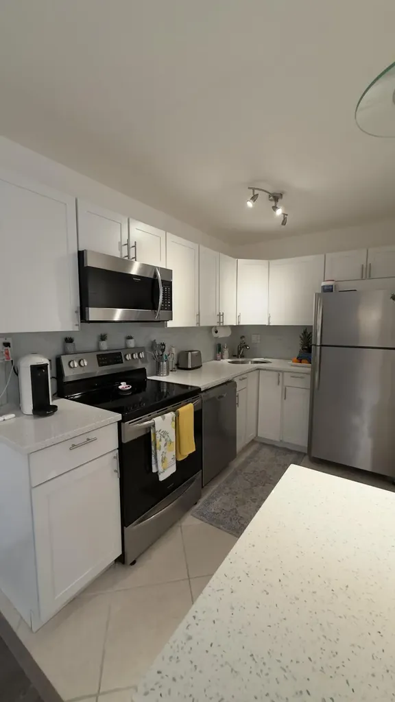 702 SE 2nd Avenue SE Deerfield Beach FL 33441